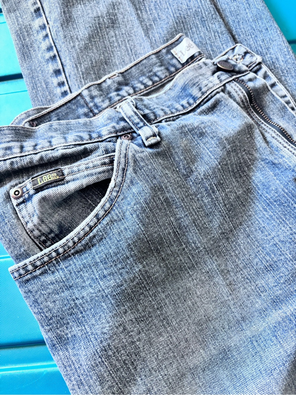 Lee Men's Light Blue Jeans with Faded Finish - Picture 2 of 6